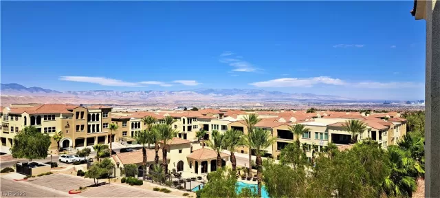 MLS: 2516371 Condo For Sale