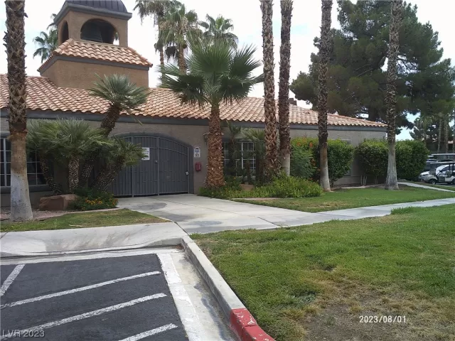 MLS: 2516372 Condo For Sale