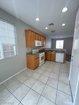 Photo #2: 2516378 Listing 