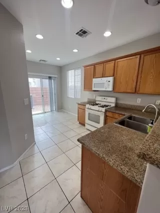Photo #3: 2516378 Listing 