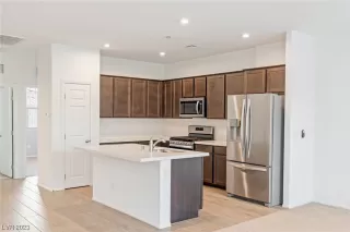 Photo #3: 2516411 Listing 