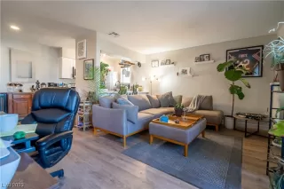 Photo #5: 2516418 Listing