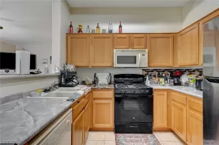 Photo #4: 2516425 Listing