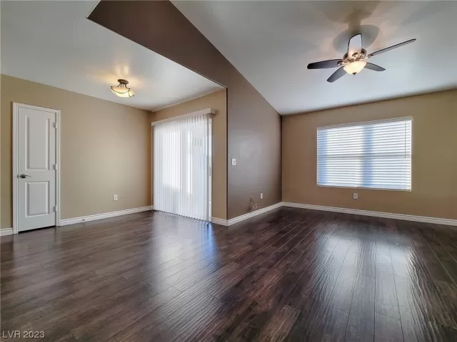 MLS: 2516452 Condo For Sale