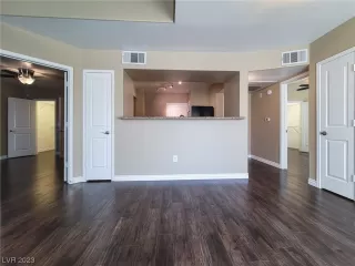 Photo #2: 2516452 Listing