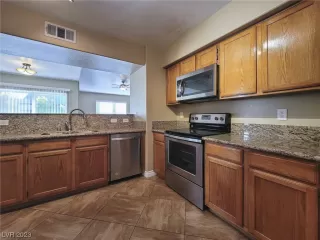 Photo #5: 2516452 Listing