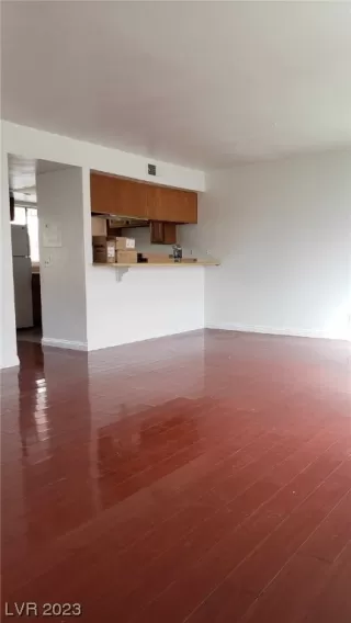 Photo #3: 2516523 Listing