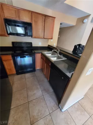 Photo #3: 2516526 Listing