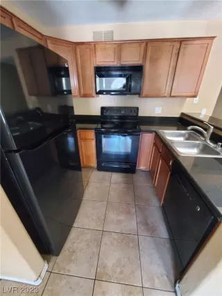 Photo #4: 2516526 Listing