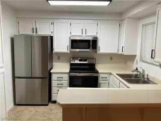 Photo #5: 2516533 Listing 