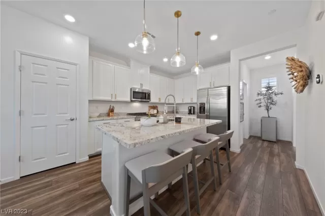 MLS: 2516543 Condo For Sale