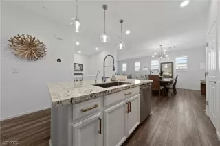 Photo #1: 2516543 Listing