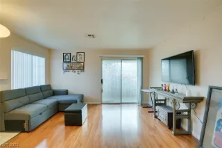 Photo #2: 2516558 Listing