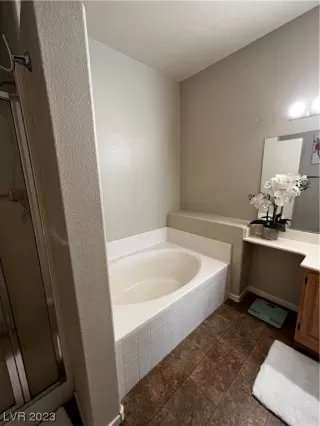 Photo #5: 2516592 Listing