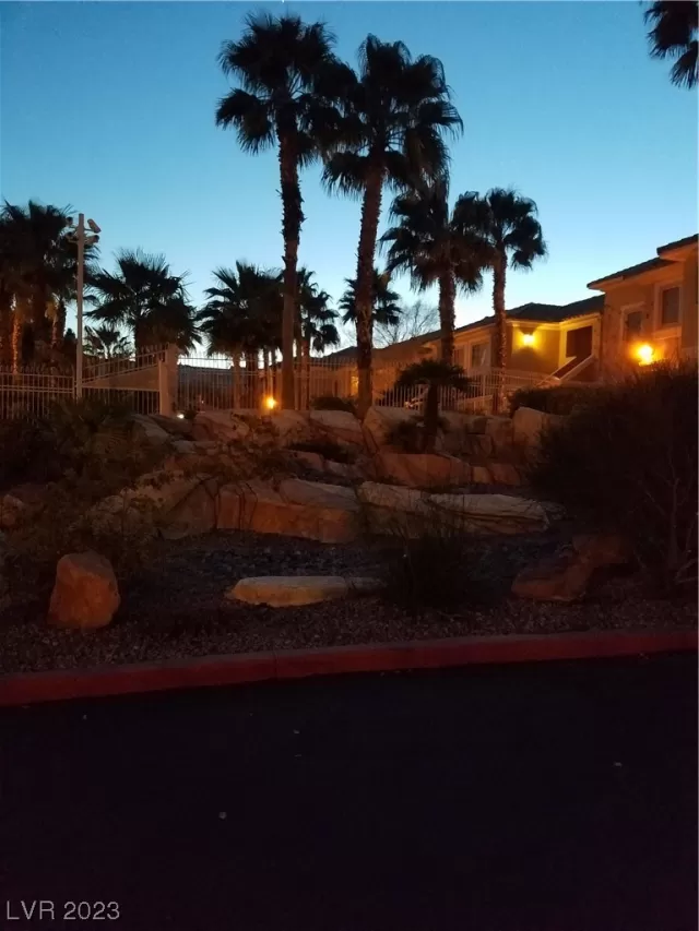 MLS: 2516617 Condo For Sale