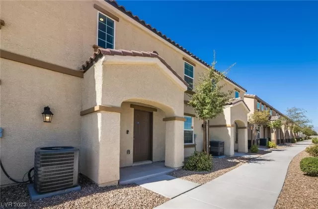 MLS: 2516620 Condo For Sale