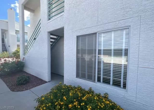 MLS: 2516674 Condo For Sale