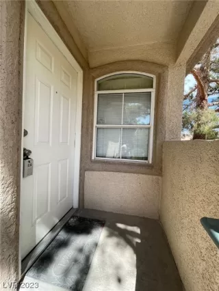 Photo #2: 2516681 Listing