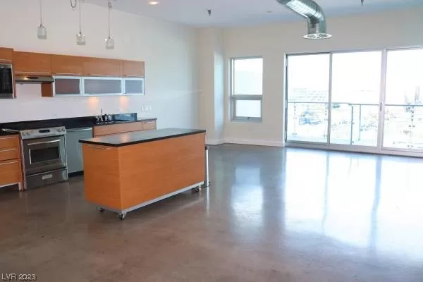 MLS: 2516696 Condo For Sale