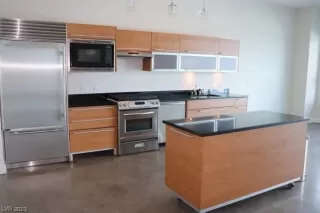 Photo #1: 2516696 Listing 