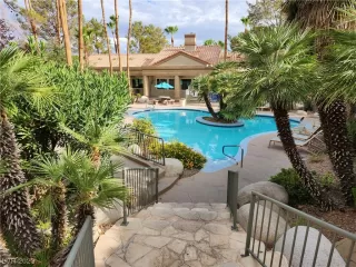 Photo #2: 2516717 Listing