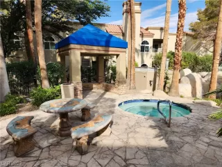 Photo #3: 2516717 Listing