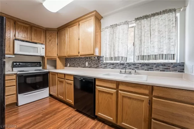 MLS: 2516721 Condo For Sale