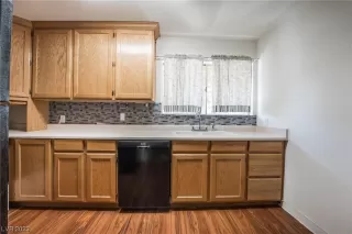 Photo #1: 2516721 Listing