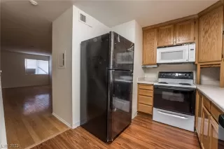 Photo #3: 2516721 Listing