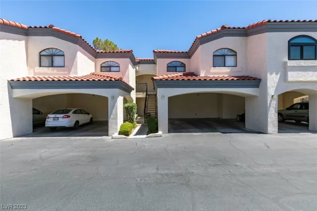 MLS: 2516733 Condo For Sale