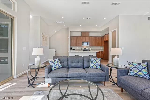 MLS: 2516768 Condo For Sale