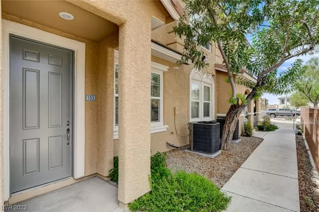 MLS: 2516774 Condo For Sale