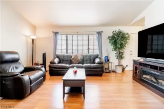 Photo #4: 2516812 Listing