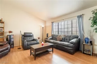 Photo #5: 2516812 Listing