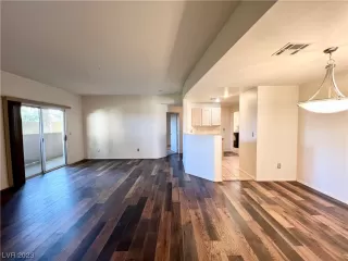 Photo #5: 2516837 Listing 