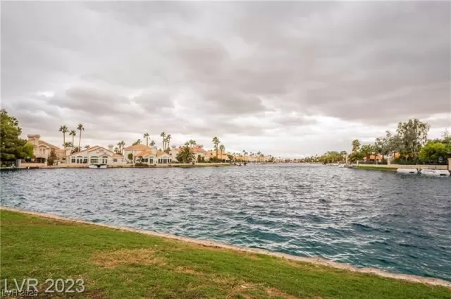 MLS: 2516840 Condo For Sale