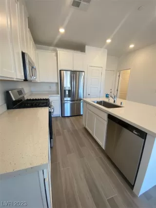 Photo #5: 2516848 Listing 