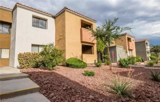 Photo #5: 2516868 Listing