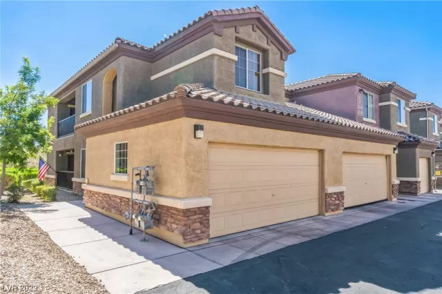 MLS: 2516874 Condo For Sale