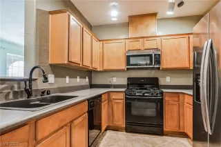 Photo #5: 2516874 Listing 