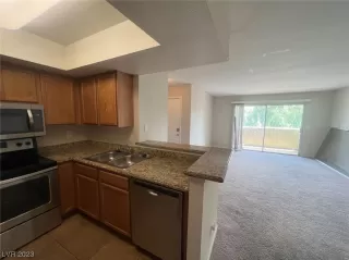 Photo #3: 2516881 Listing