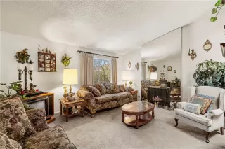 Photo #5: 2516906 Listing