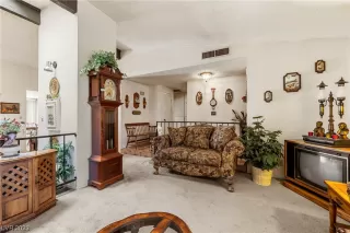 Photo #6: 2516906 Listing