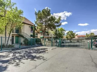 Photo #2: 2516918 Listing