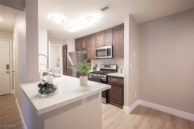 MLS: 2516936 Condo For Sale