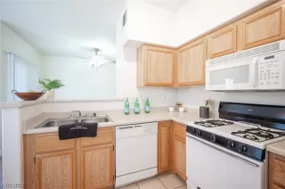 Photo #5: 2516945 Listing 