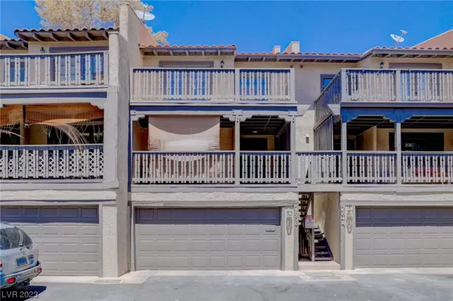 MLS: 2516975 Condo For Sale