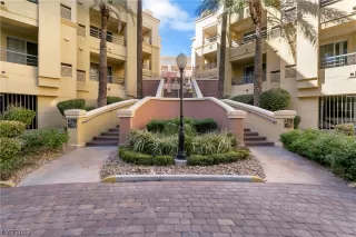 Photo #2: 2517037 Listing