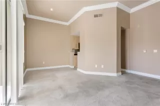 Photo #5: 2517037 Listing