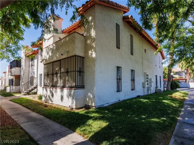 MLS: 2517047 Condo For Sale